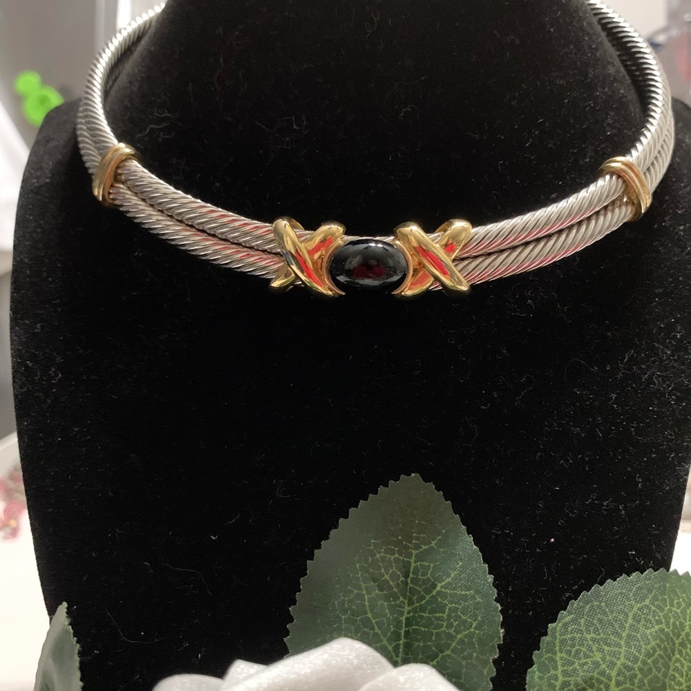 Beautiful silver unknown brand choker !